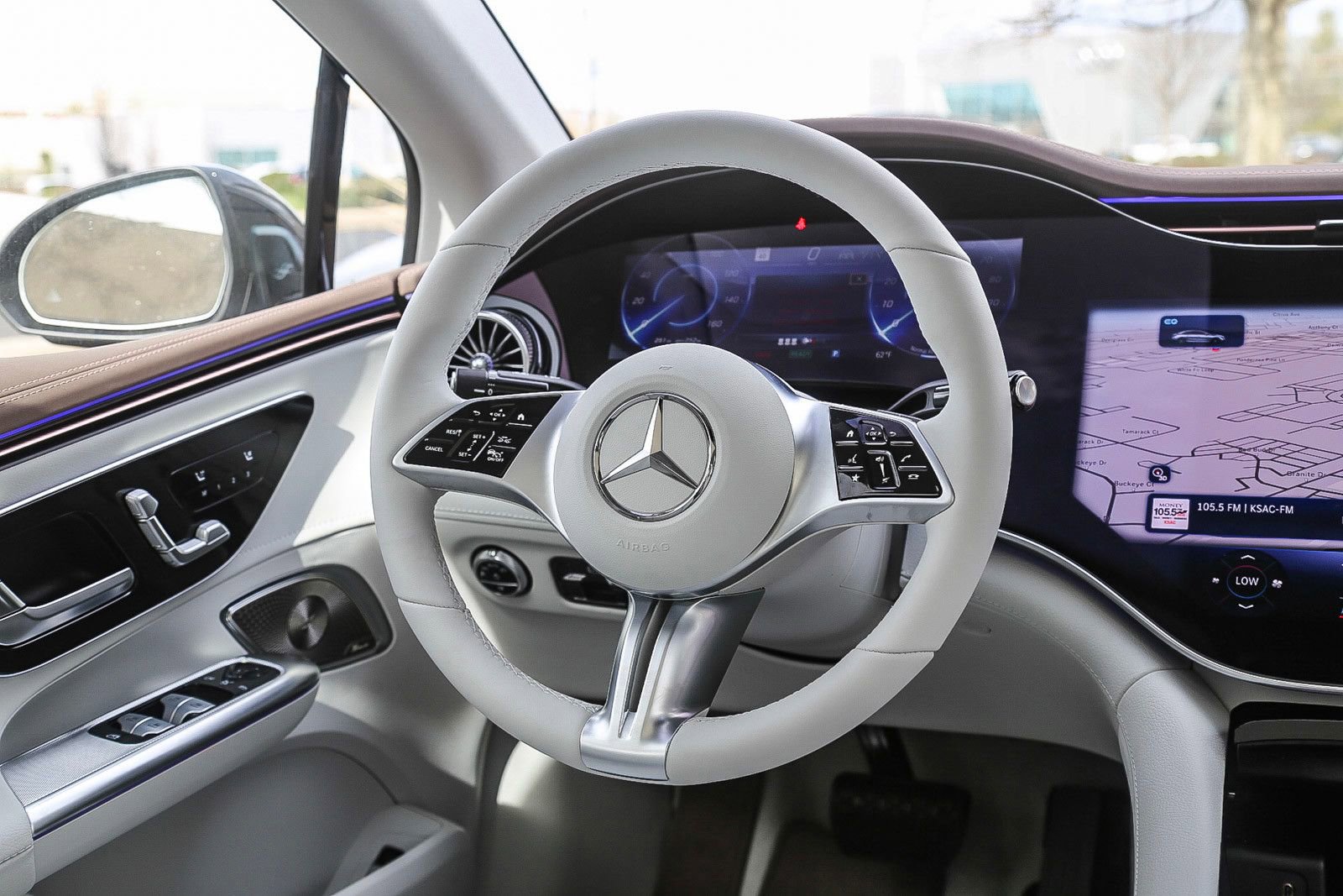 New 2024 Mercedes-Benz EQE 500 4MATIC Sedan image 12
