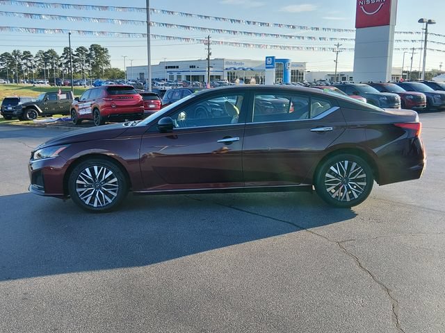 Used 2025 Nissan Altima 2.5 SV FWD image 6