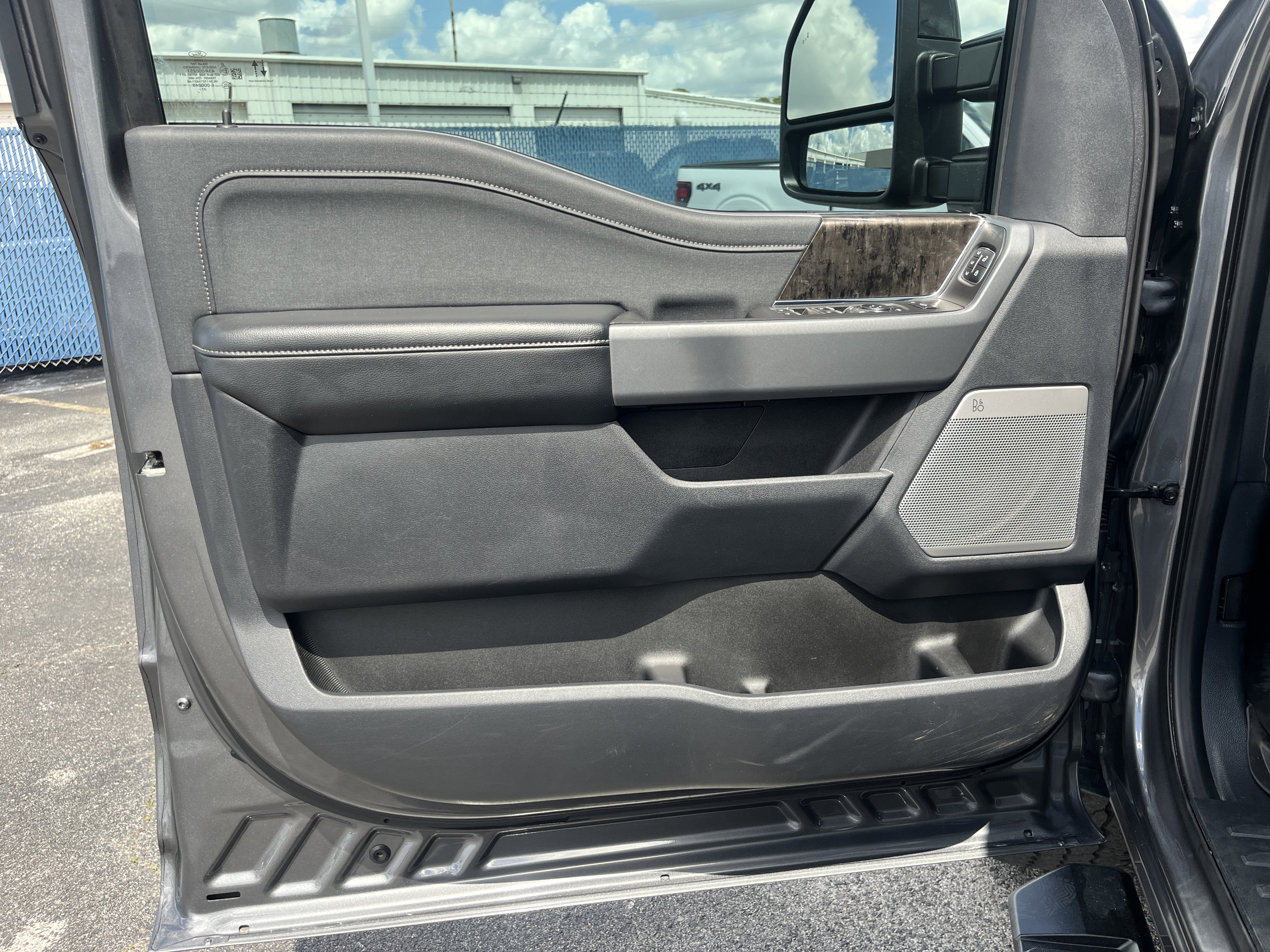 Used 2024 Ford F350 Lariat w/ Lariat Ultimate Package image 14