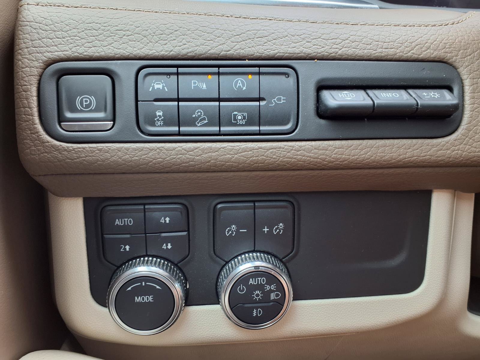 Used 2022 GMC Yukon XL Denali AWD/4WD image 18