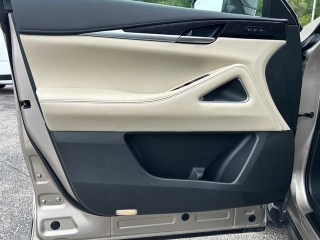 Used 2023 INFINITI QX60 Sensory w/ Vision Package AWD/4WD image 19