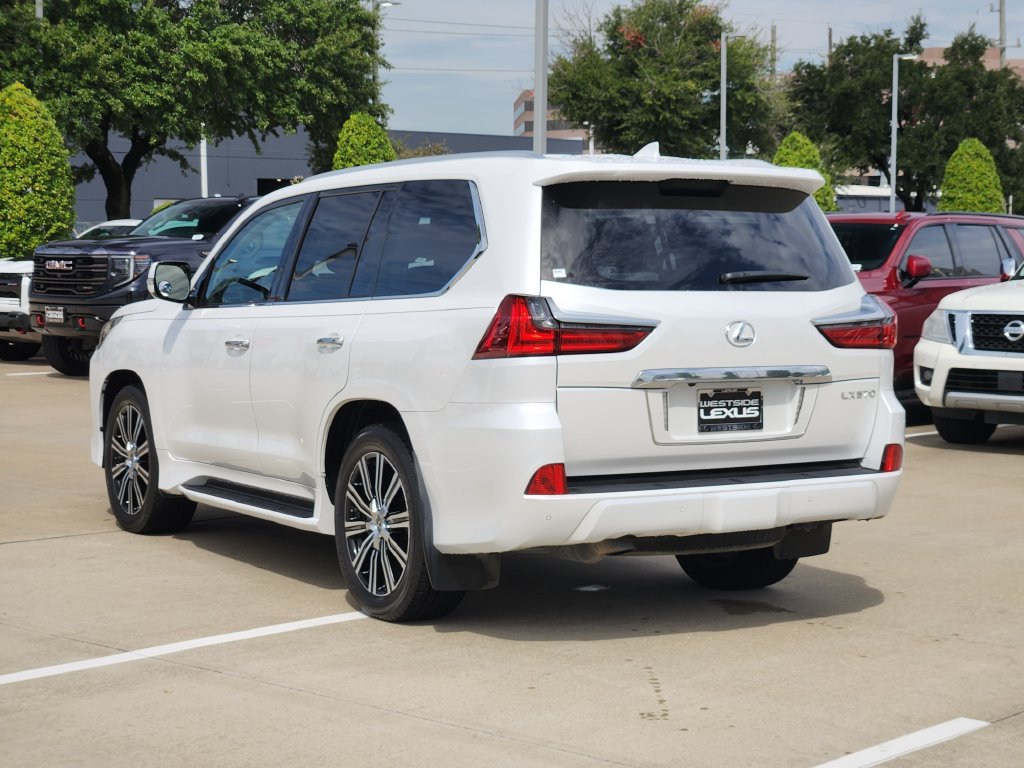 Used 2020 Lexus LX 570 4WD w/ 3rd Row & Luxury Pkg image 5