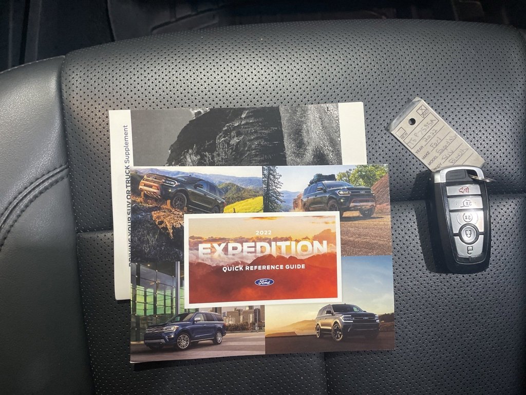 Used 2022 Ford Expedition XLT image 28