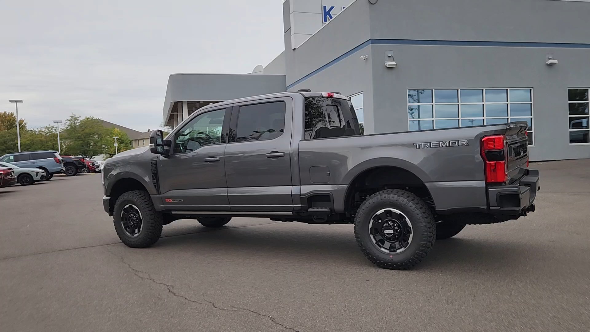 New 2026 Ford F350 Platinum w/ Tremor Off-Road Package AWD/4WD image 23