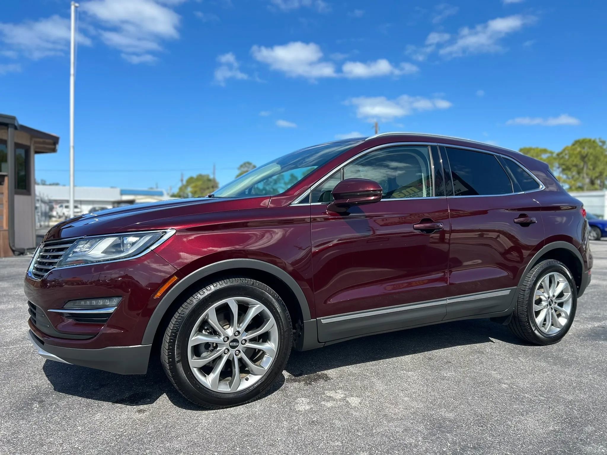 Used 2018 Lincoln MKC Select w/ Select Plus Package FWD image 9