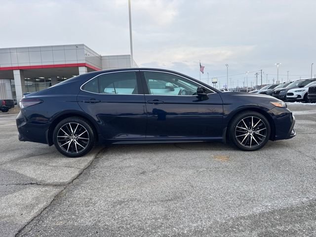 Used 2021 Toyota Camry SE image 7