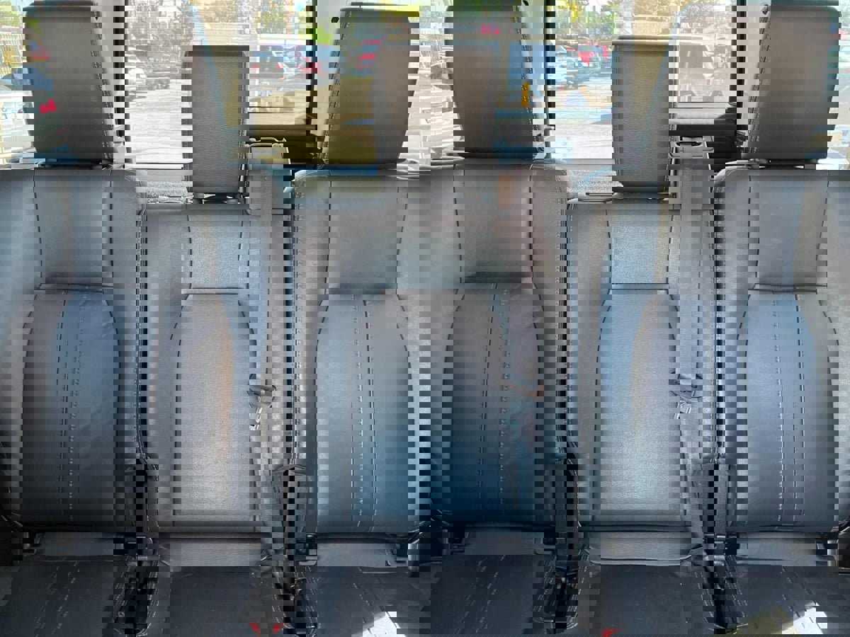 Used 2016 Land Rover LR4 HSE Silver Edition image 45