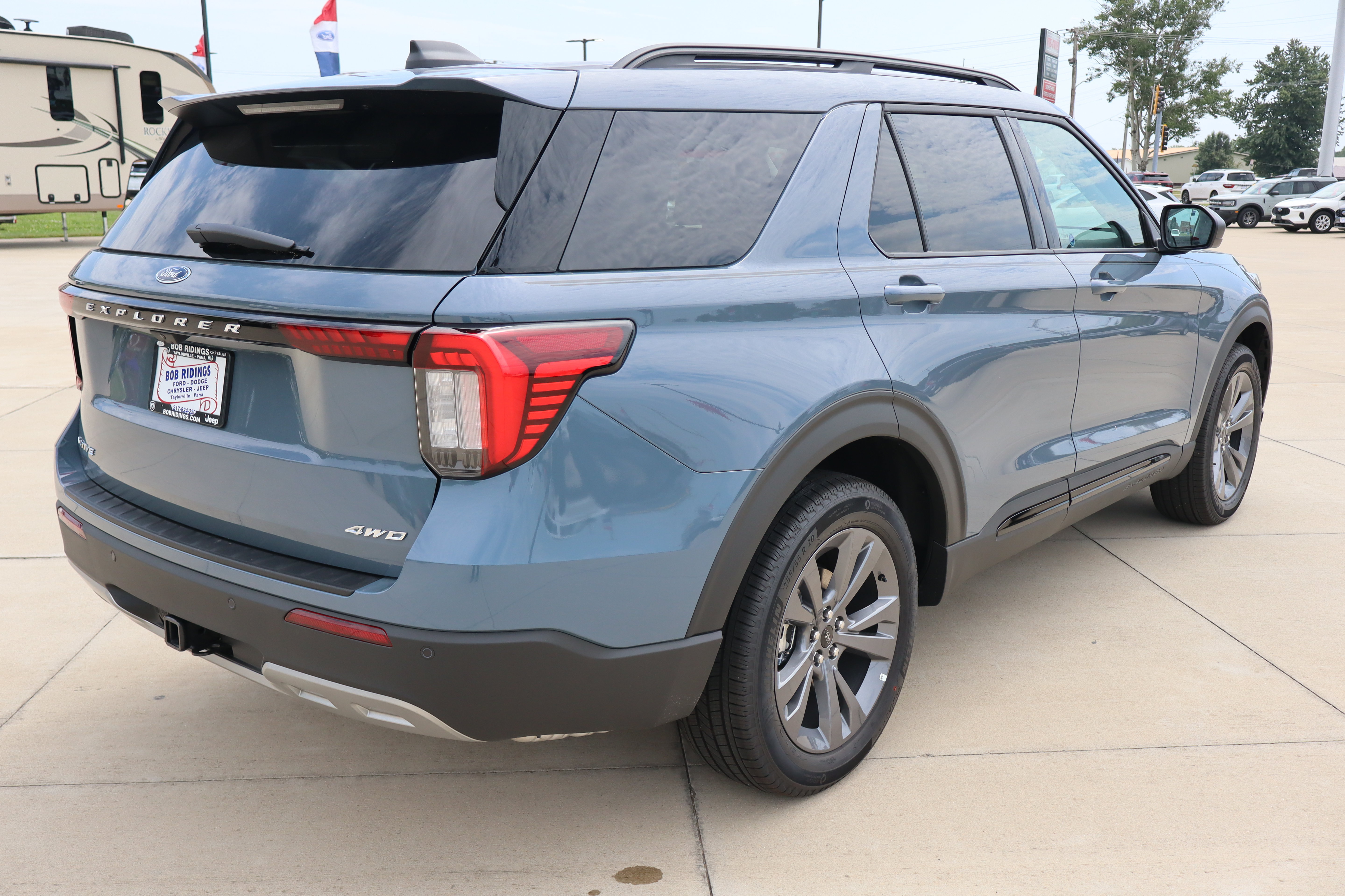 New 2026 Ford Explorer Active w/ Active Comfort Package AWD/4WD image 5