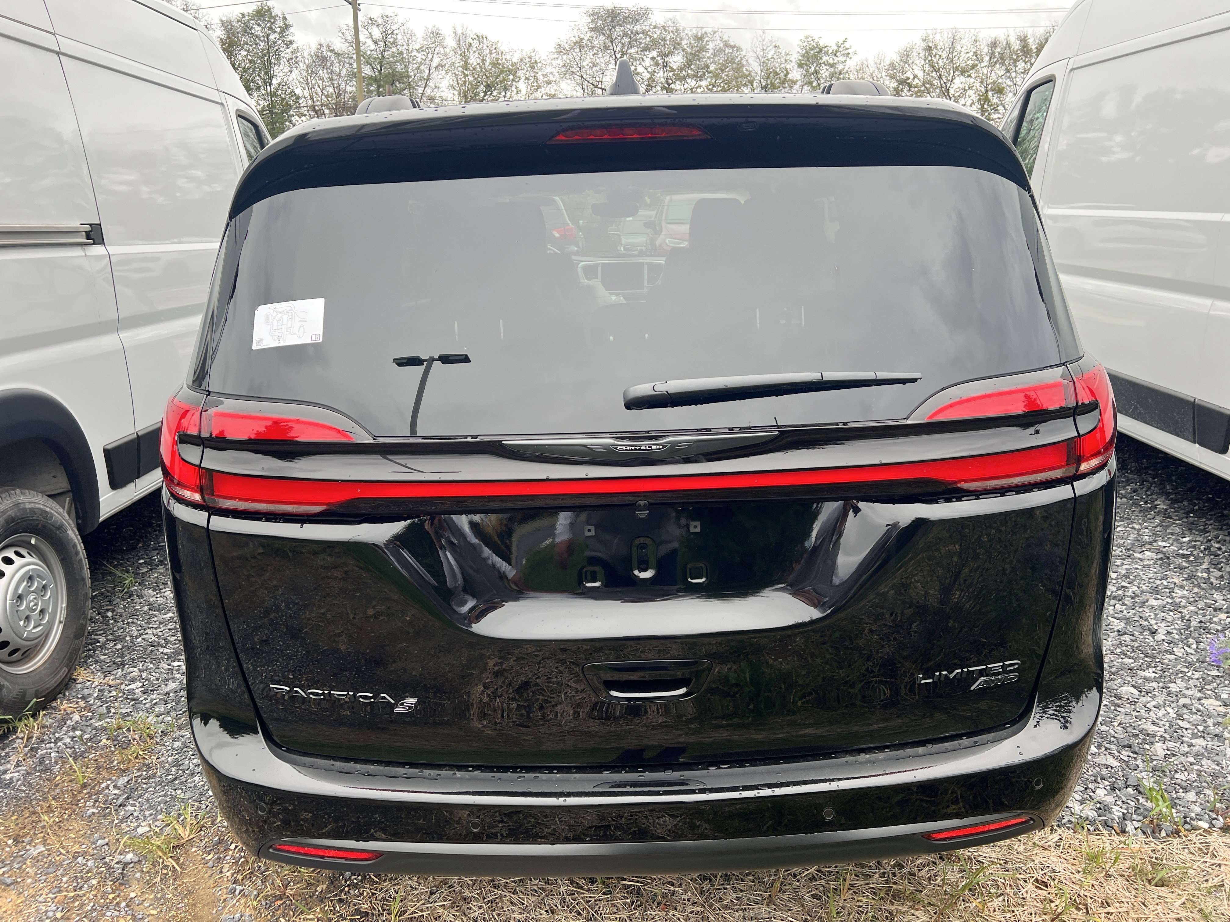 New 2026 Chrysler Pacifica Limited w/ S Appearance Package image 9