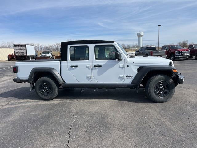 Used 2024 Jeep Gladiator Sport image 2