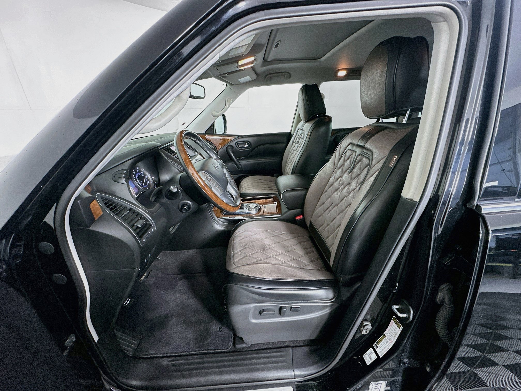 Used 2018 INFINITI QX80 2WD w/ Driver Assistance Package image 13