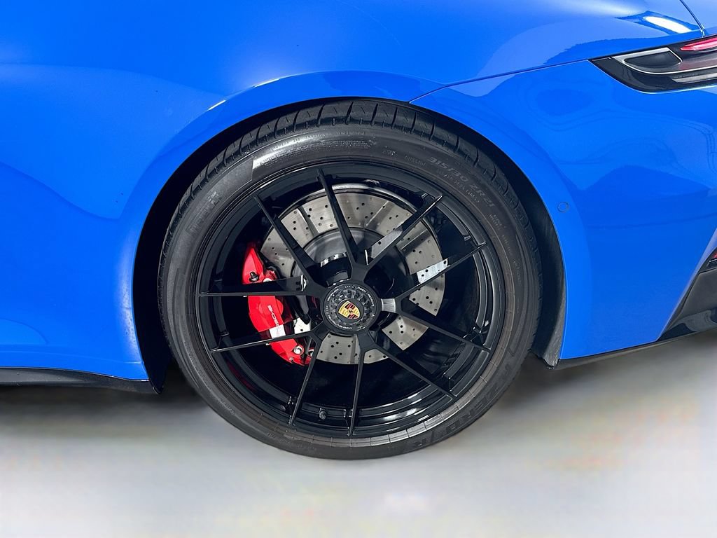Certified 2025 Porsche 911 Targa 4 GTS AWD/4WD image 28