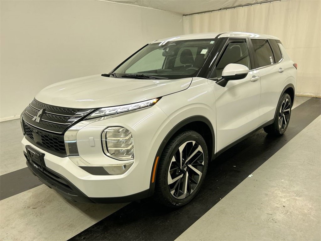 Used 2022 Mitsubishi Outlander ES image 5