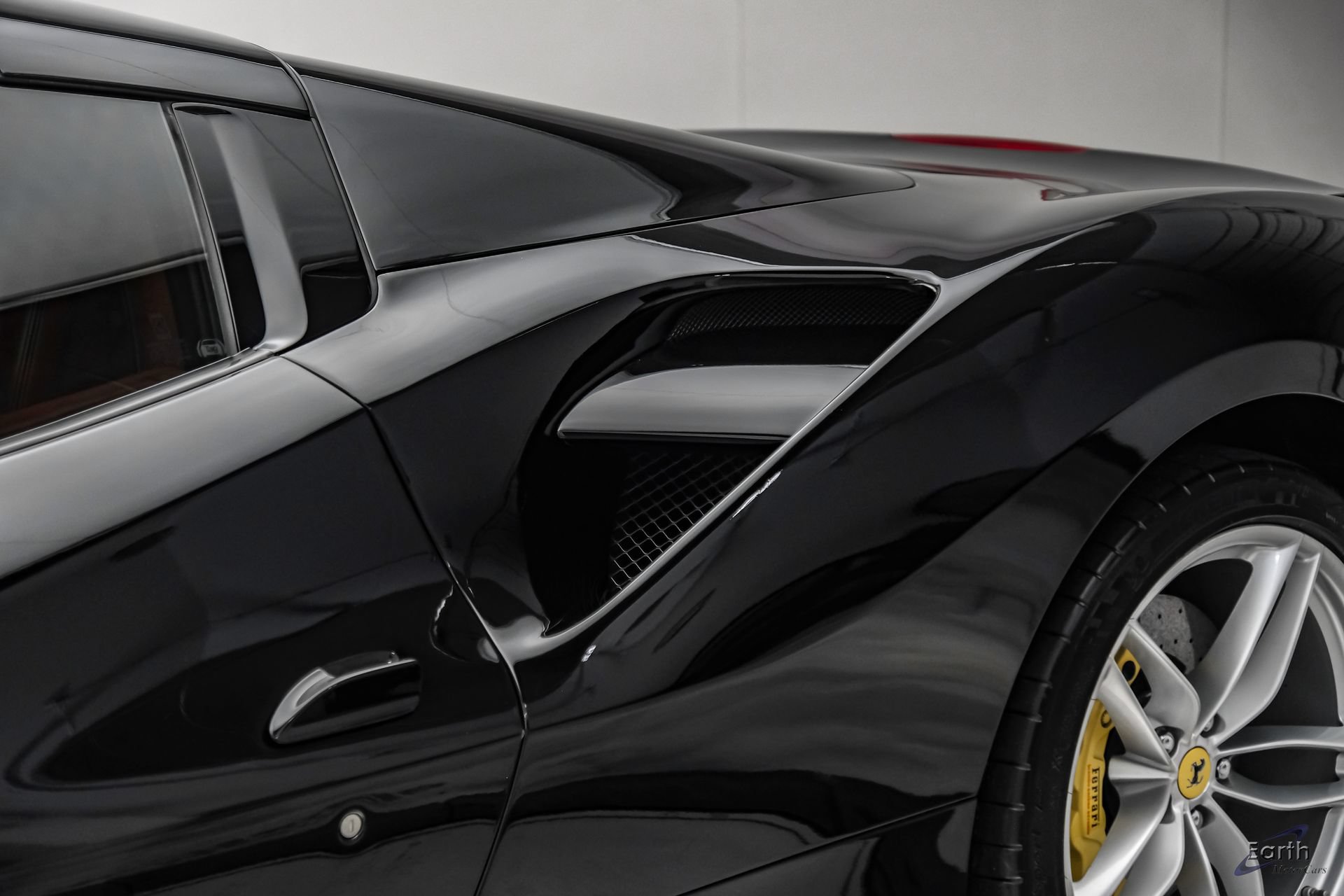 Used 2018 Ferrari 488 Spider RWD image 44