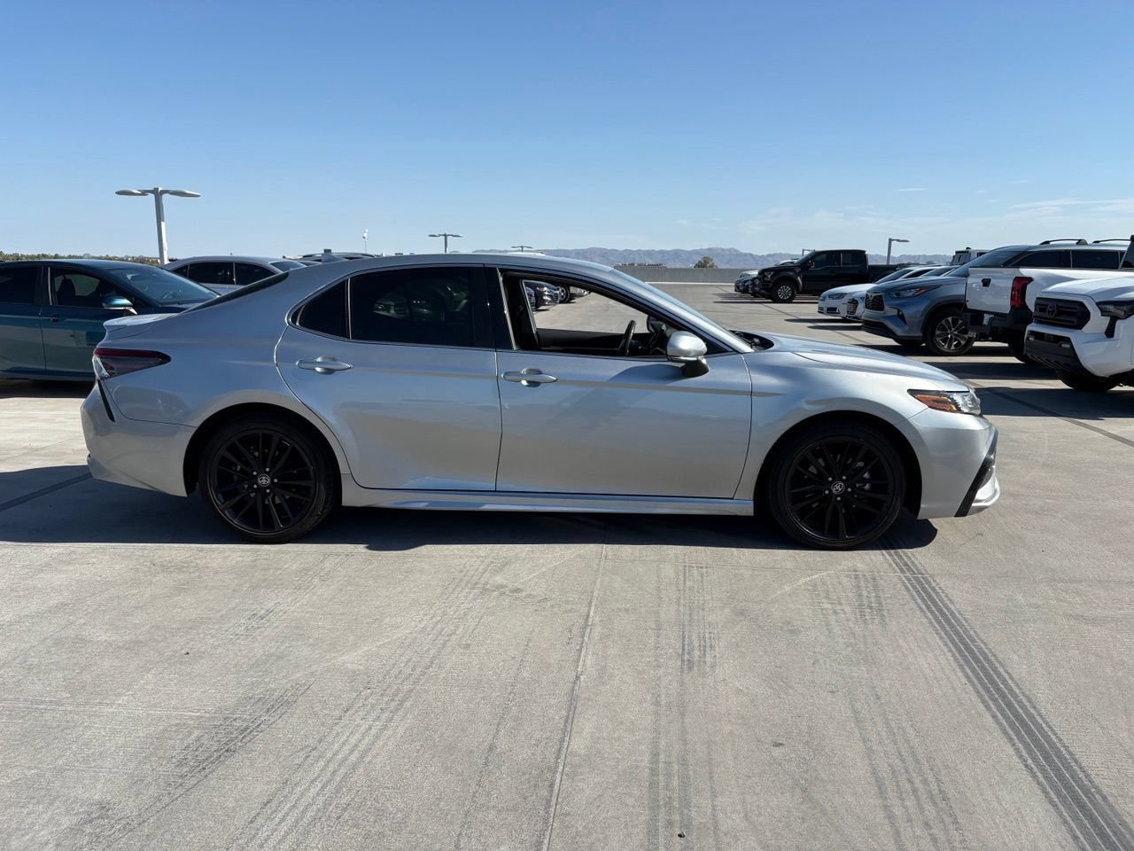 Used 2023 Toyota Camry XSE FWD image 3