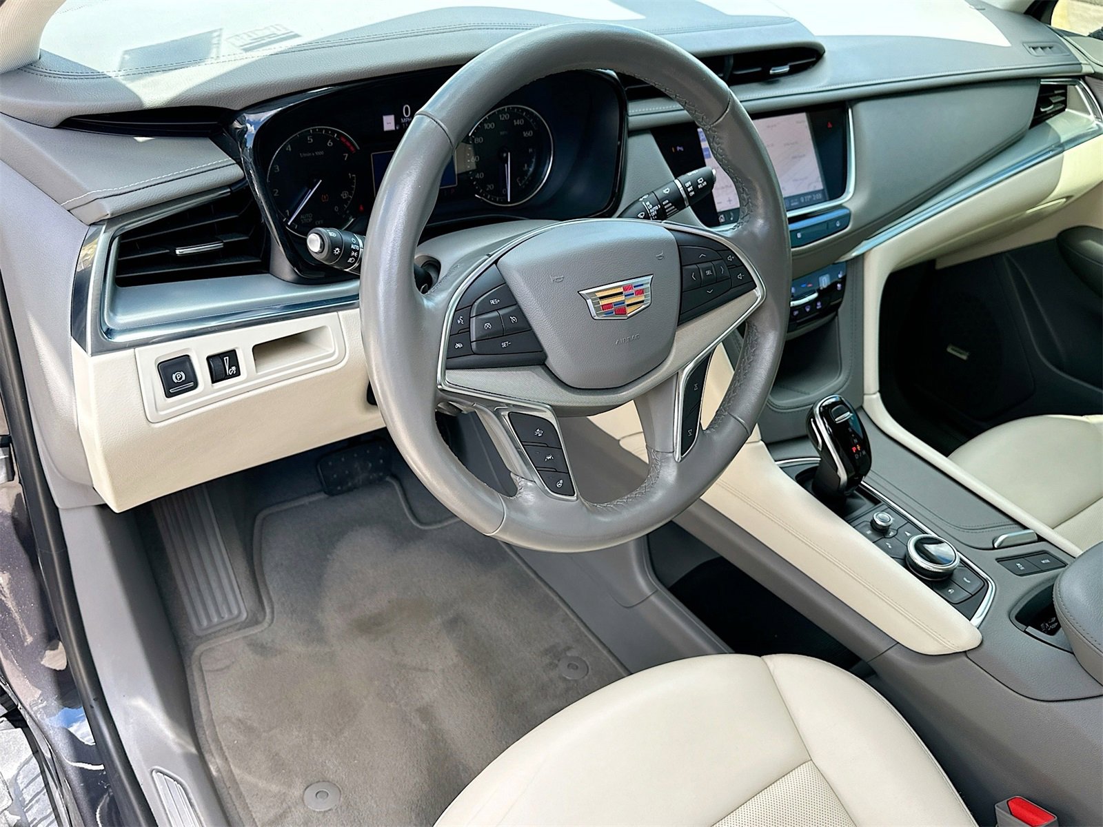 Used 2020 Cadillac XT5 Premium Luxury image 9