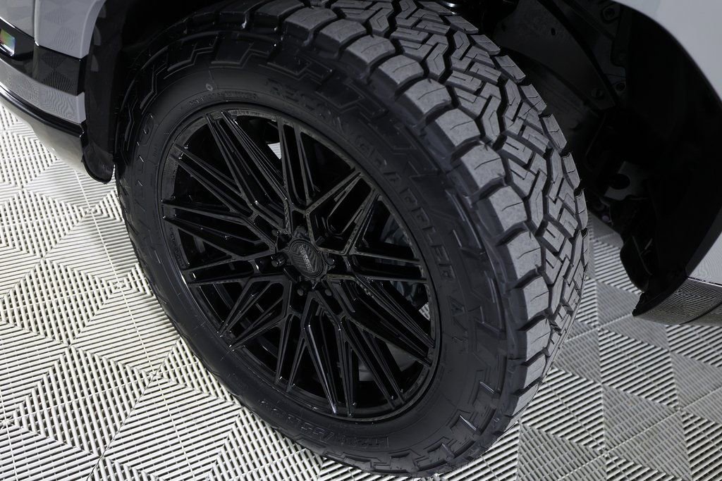 Used 2025 Lexus GX 550 w/ Accessory Package (Z1) image 49