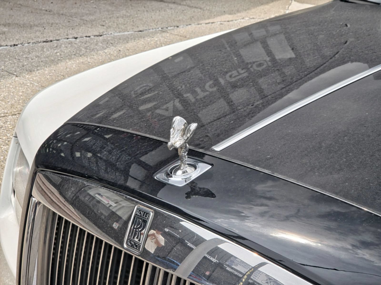 Used 2012 Rolls-Royce Ghost RWD image 11
