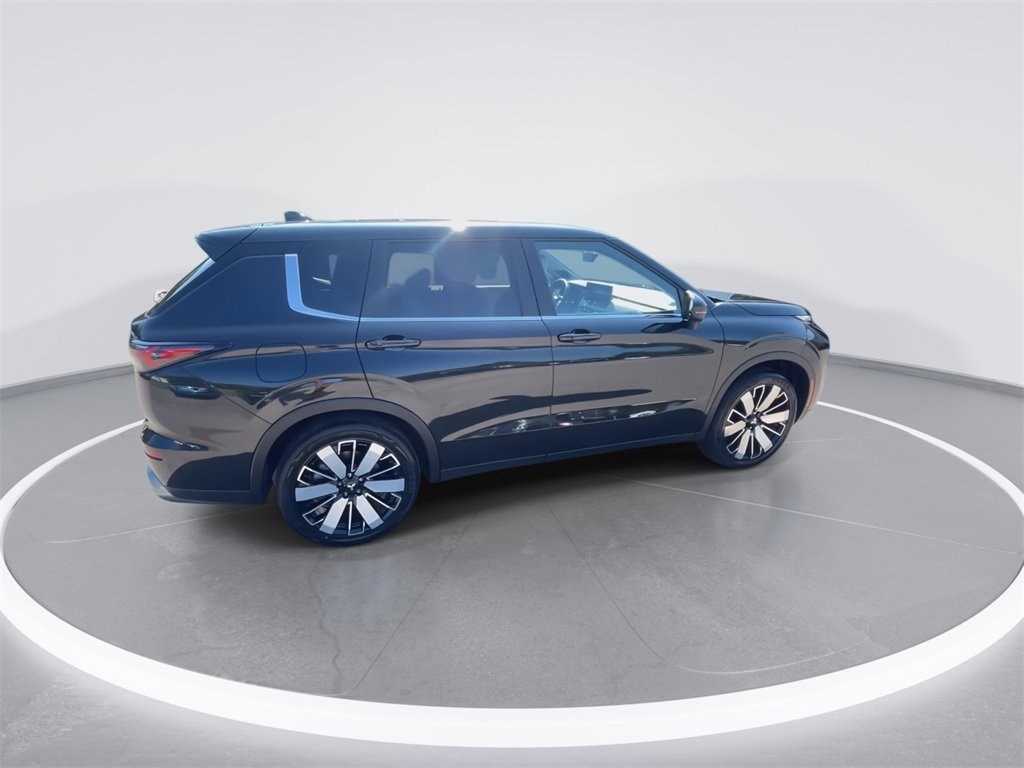 New 2025 Mitsubishi Outlander SE image 9