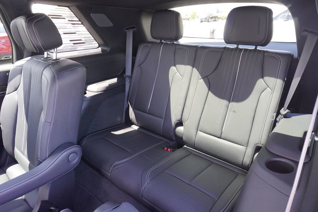 New 2026 Cadillac Vistiq Luxury AWD/4WD image 9