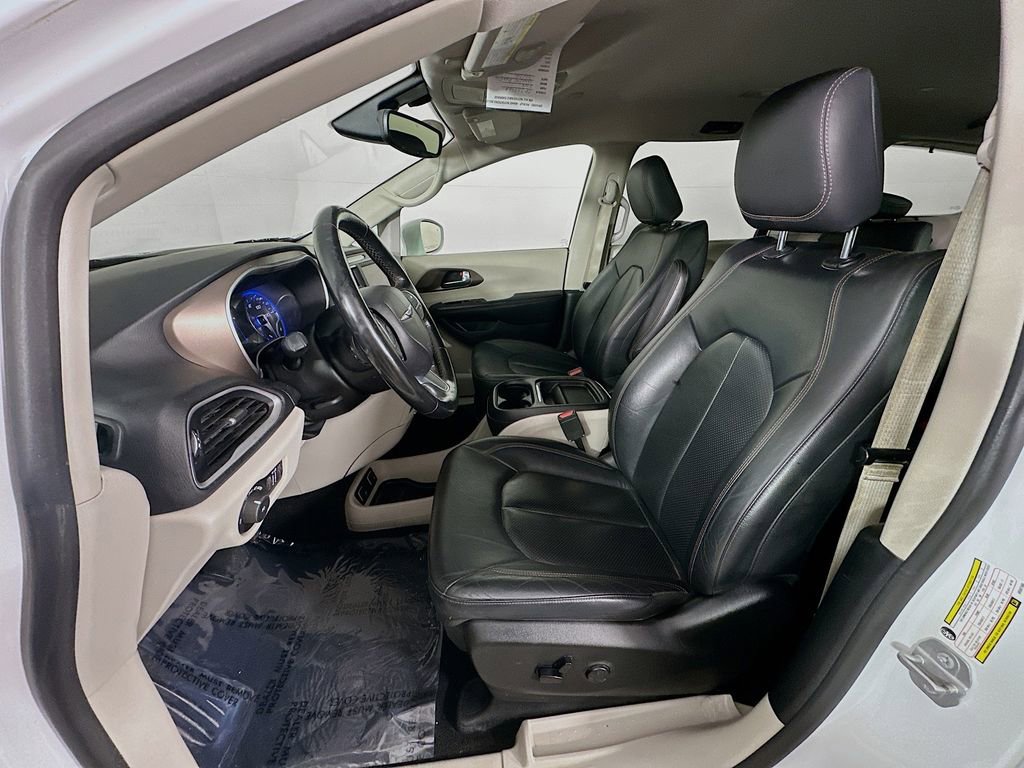 Certified 2019 Chrysler Pacifica Touring-L image 27