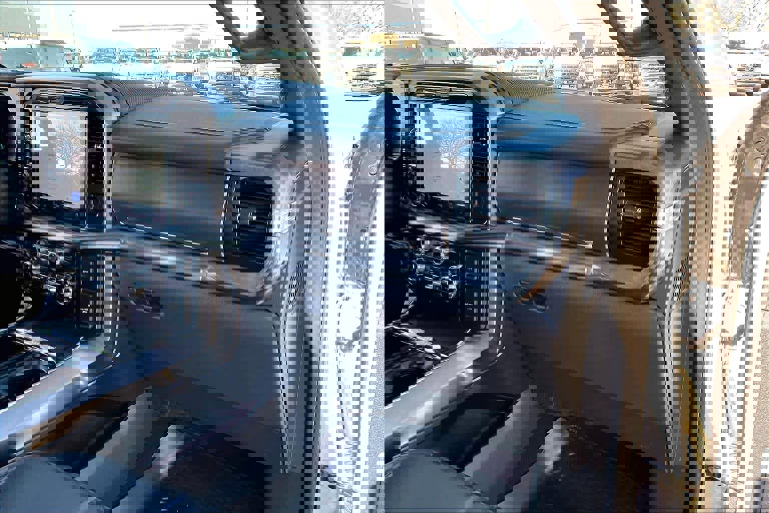 Used 2025 Ford F150 Platinum w/ Equipment Group 702A High image 19