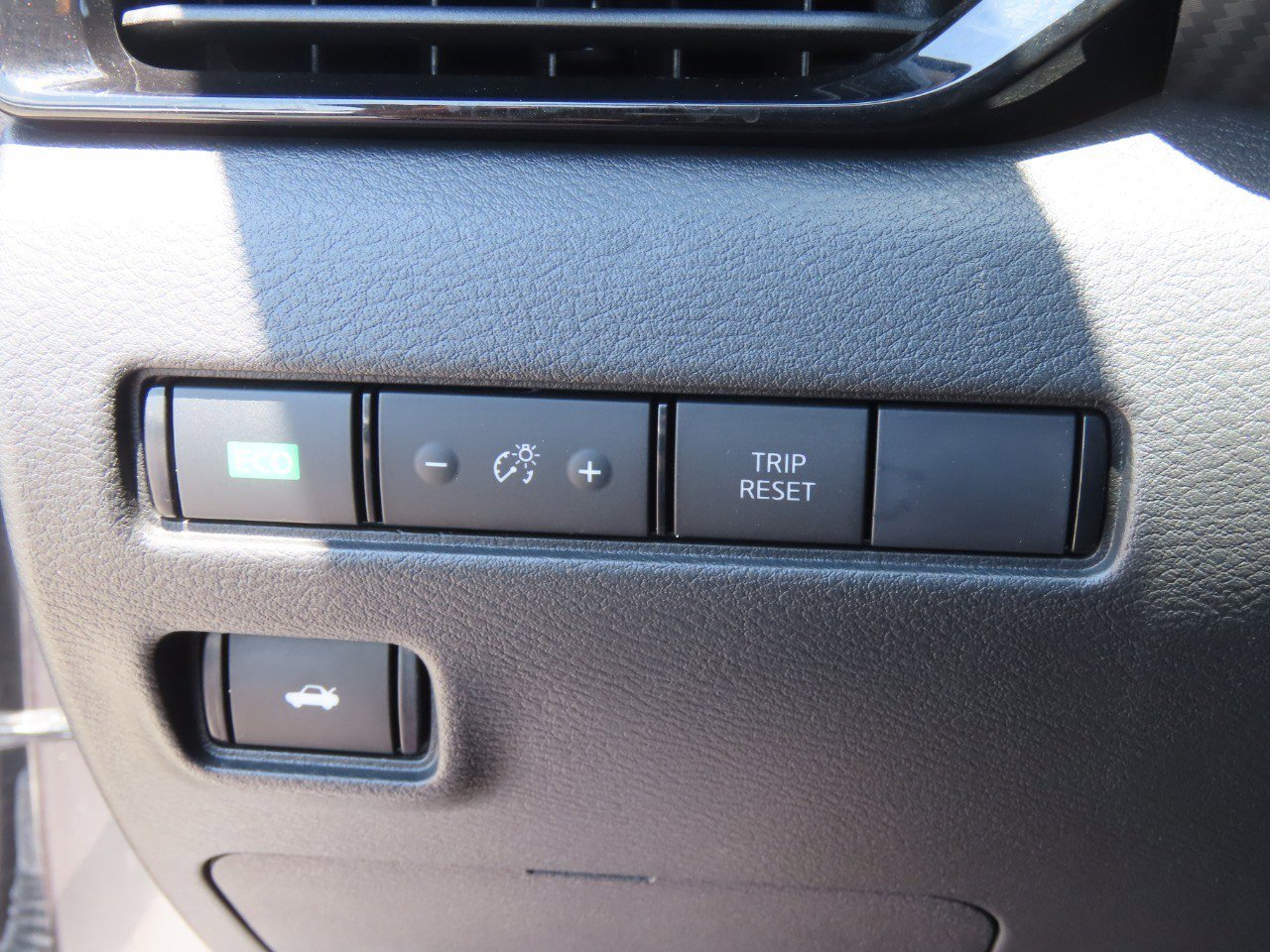 Used 2023 Nissan Sentra SV w/ All-Weather Package FWD image 24