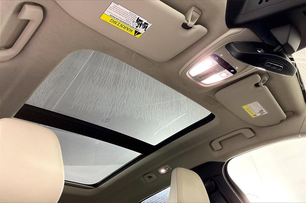 Used 2023 Volvo XC40 B4 Plus w/ Driver Assist Package image 29