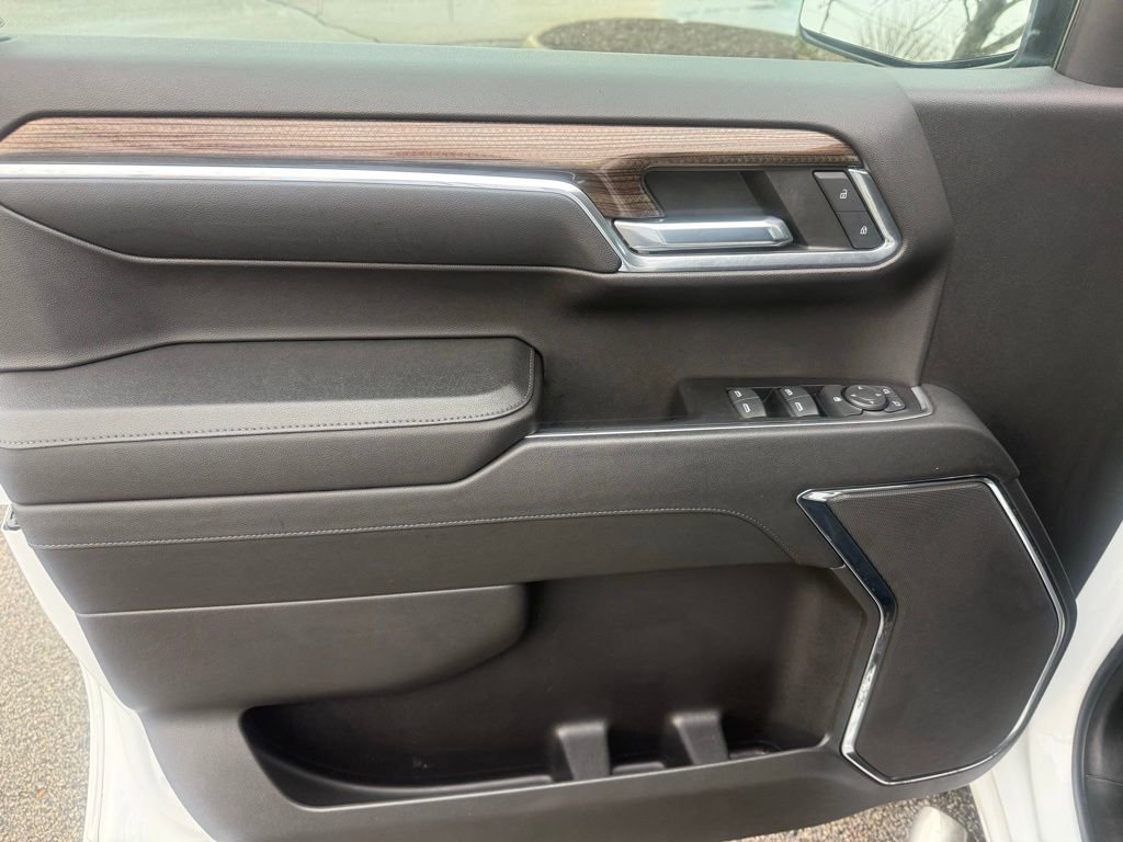 Used 2023 Chevrolet Silverado 1500 LT w/ Z71 Off-Road Package image 12