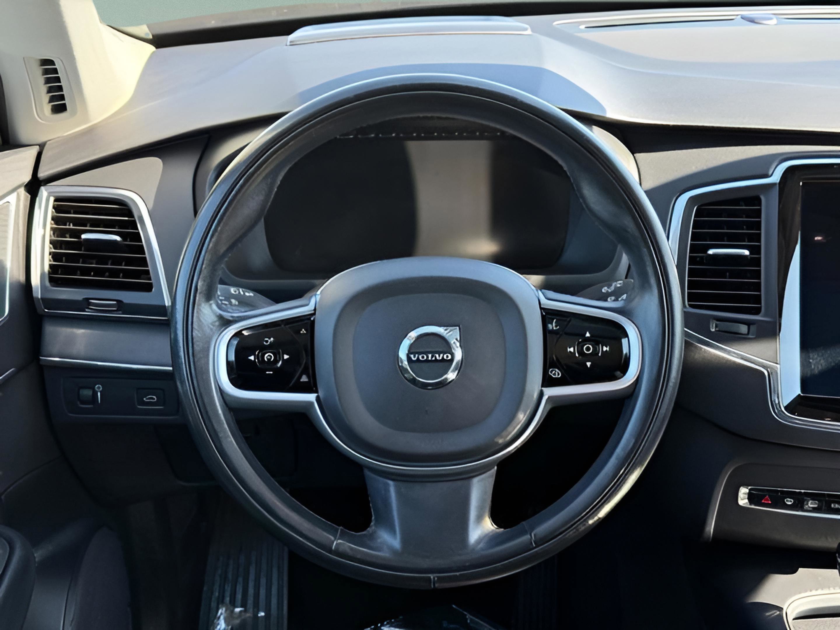 Used 2020 Volvo XC90 T6 Momentum AWD/4WD image 15