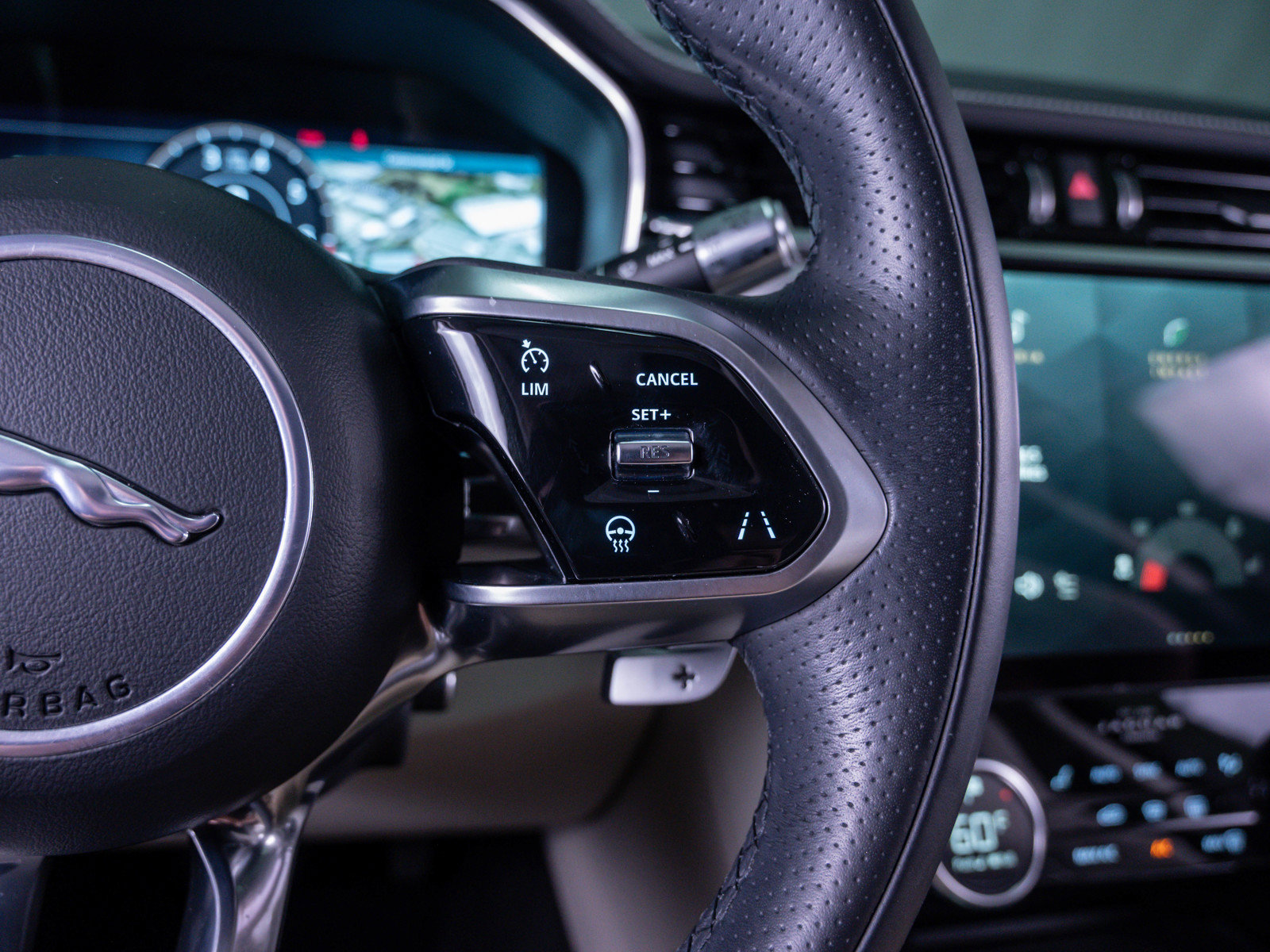 Used 2021 Jaguar F-PACE R-Dynamic S image 23