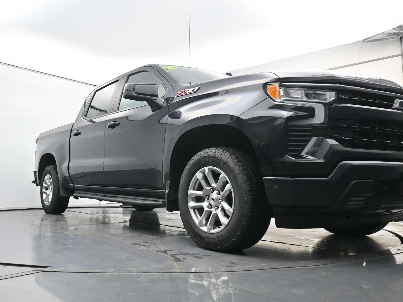 Used 2024 Chevrolet Silverado 1500 RST AWD/4WD image 18