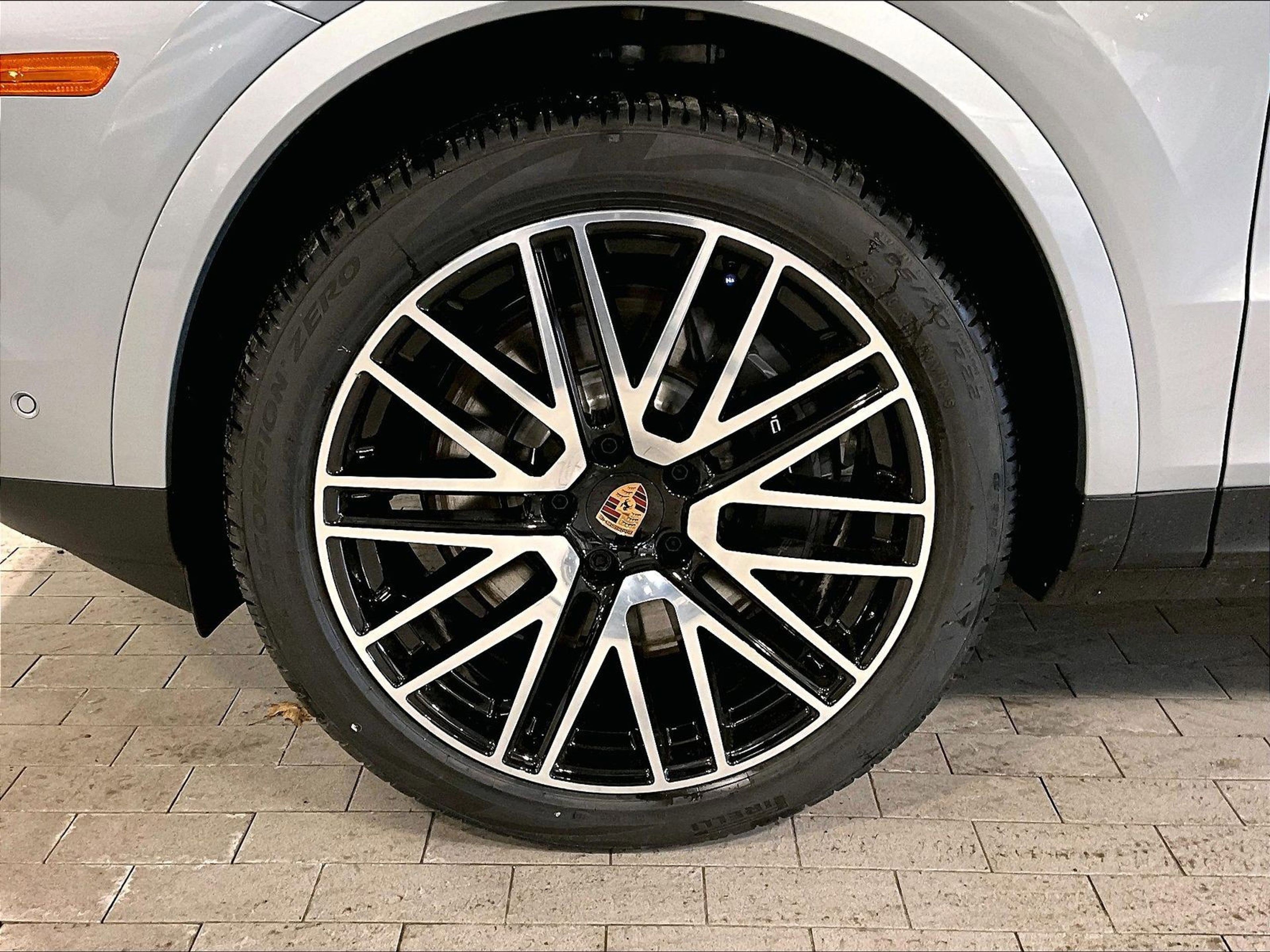 New 2026 Porsche Cayenne E-Hybrid AWD/4WD image 13