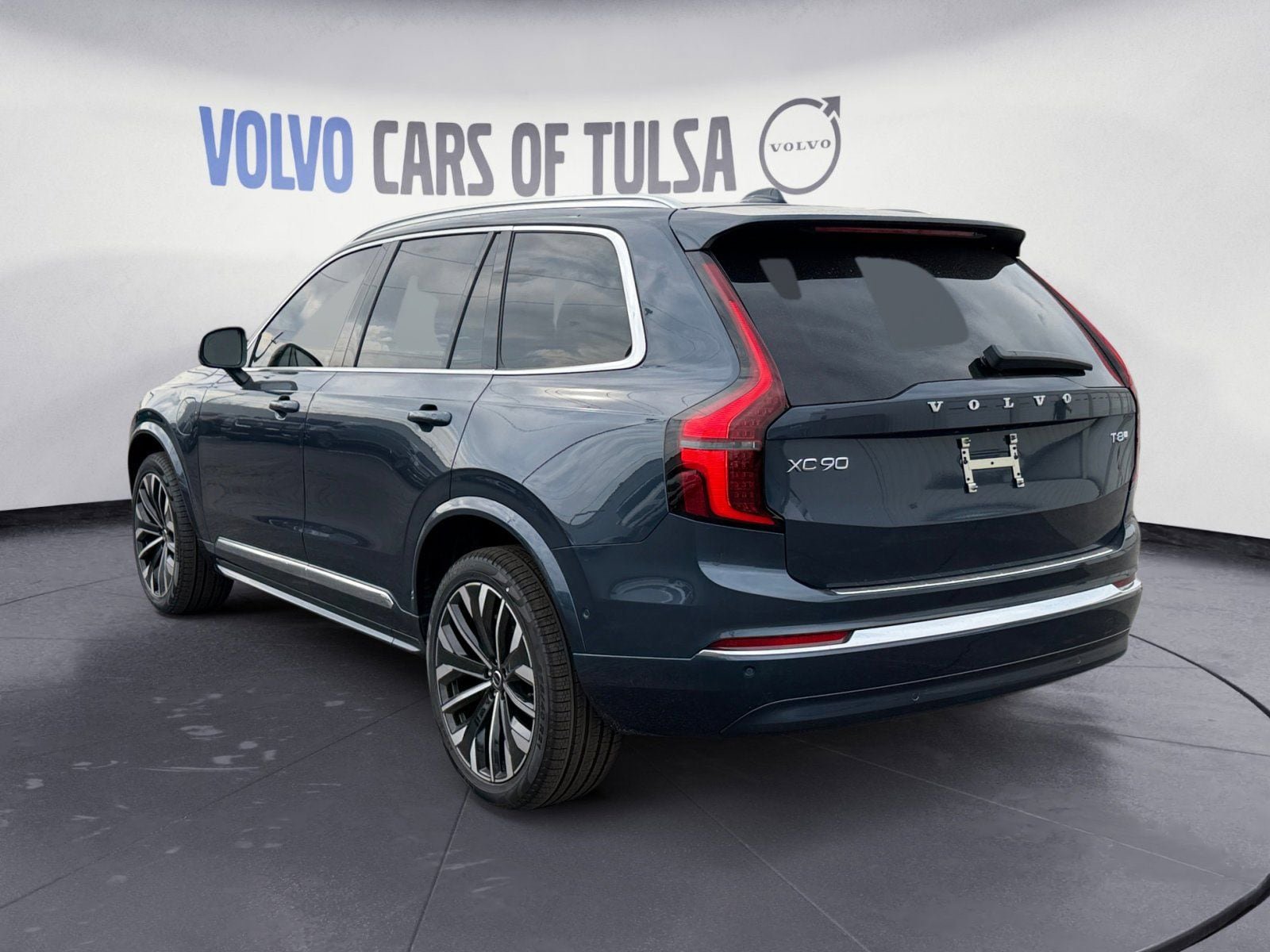 New 2026 Volvo XC90 T8 Ultra w/ Protection Package Premier AWD/4WD image 3