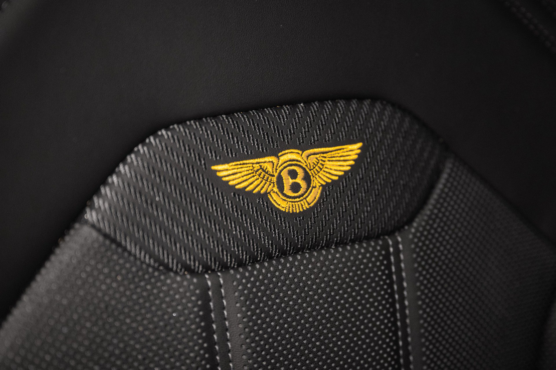 New 2025 Bentley Bentayga image 33