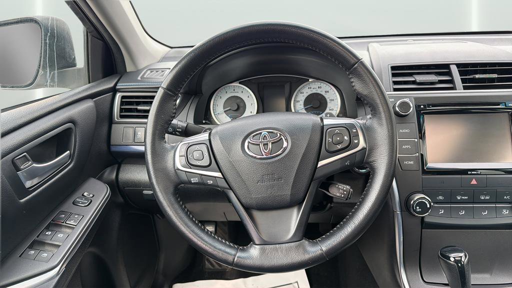 Used 2016 Toyota Camry SE image 30