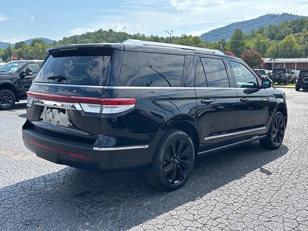 Used 2023 Lincoln Navigator L Reserve w/ Equipment Group 201A AWD/4WD image 8
