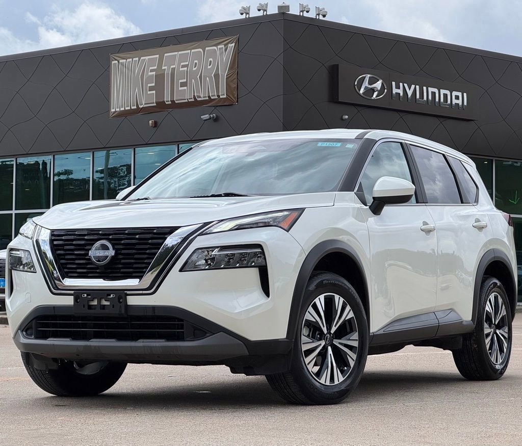 Used 2023 Nissan Rogue SV image 1