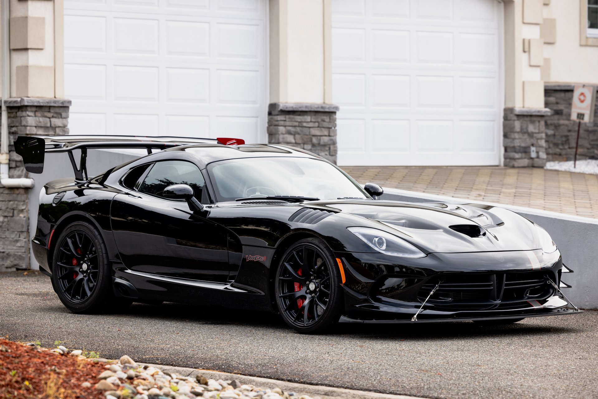 Used 2017 Dodge Viper GTC w/ ACR Package RWD image 2