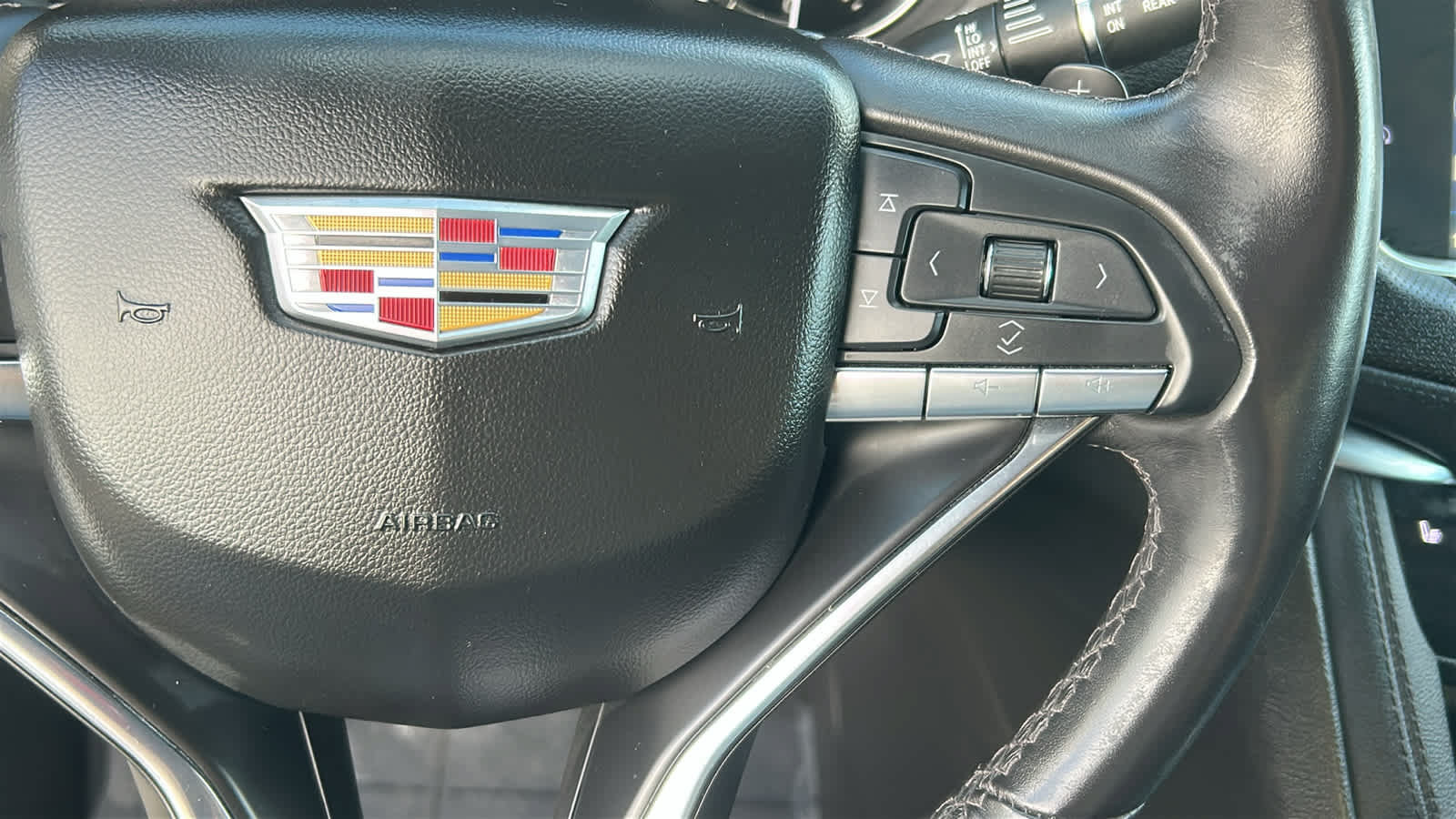 Used 2023 Cadillac XT6 Luxury AWD/4WD image 20
