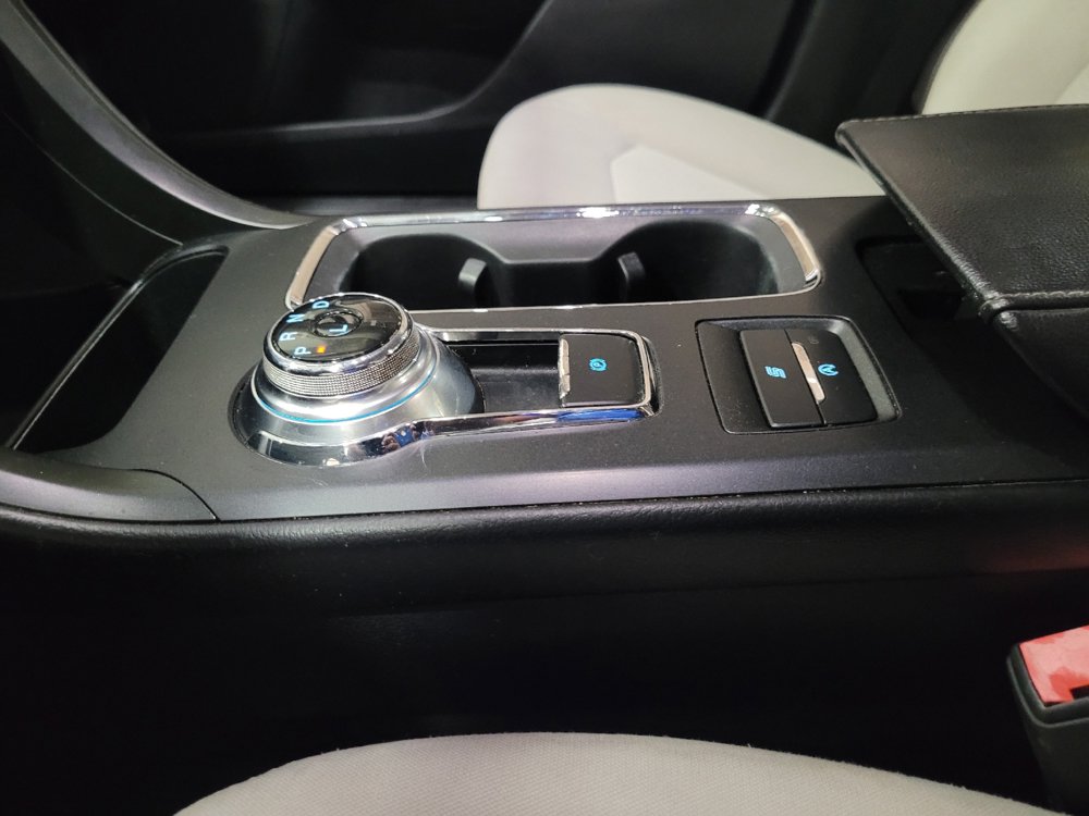 Used 2020 Ford Fusion SE w/ Equipment Group 151A FWD image 26