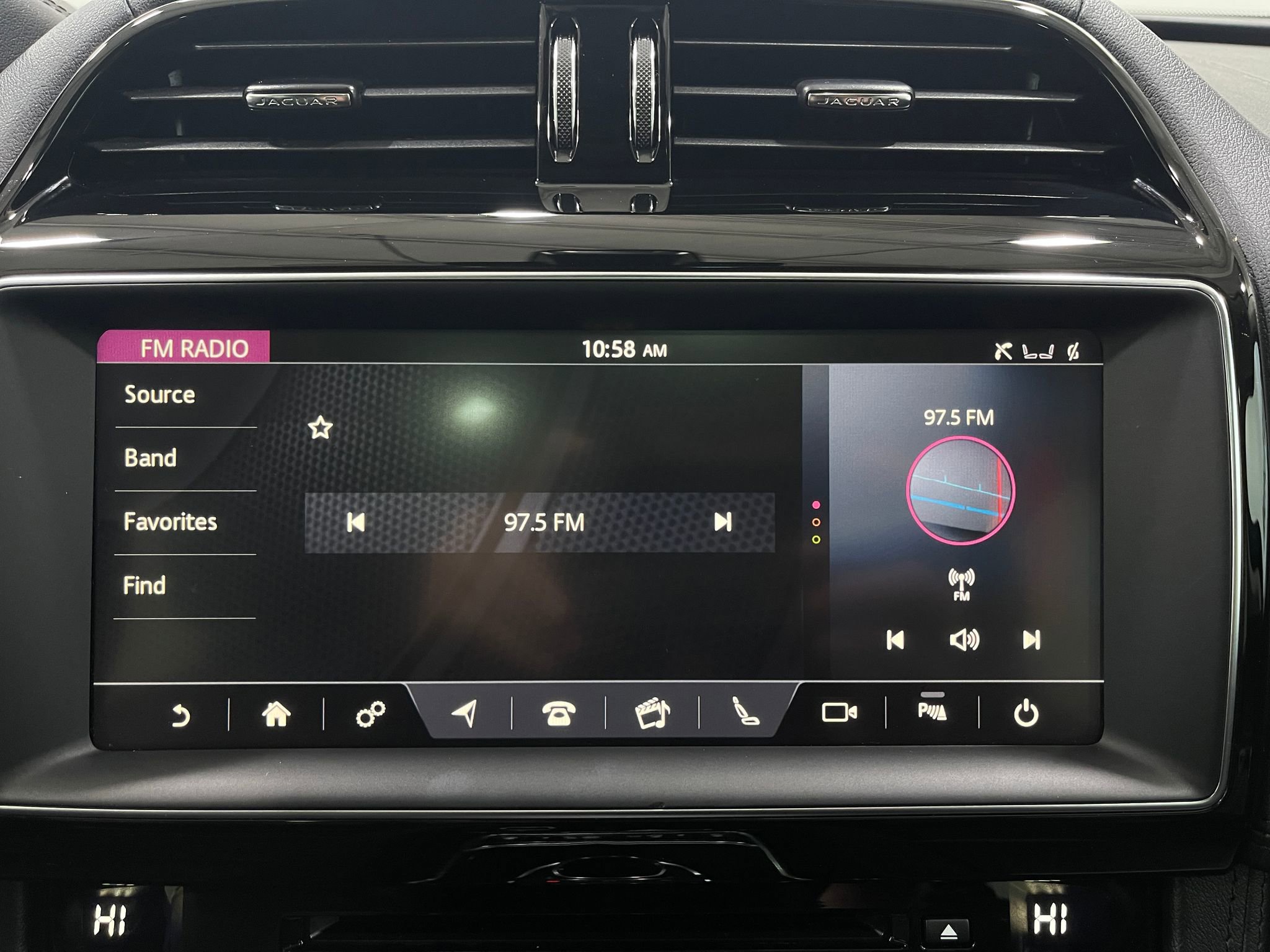 Used 2019 Jaguar F-PACE Prestige image 24