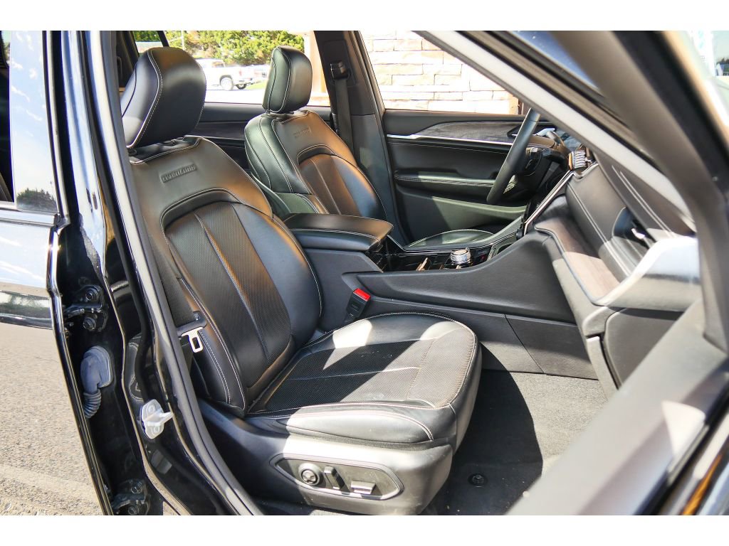 Used 2023 Jeep Grand Cherokee L Overland AWD/4WD image 15