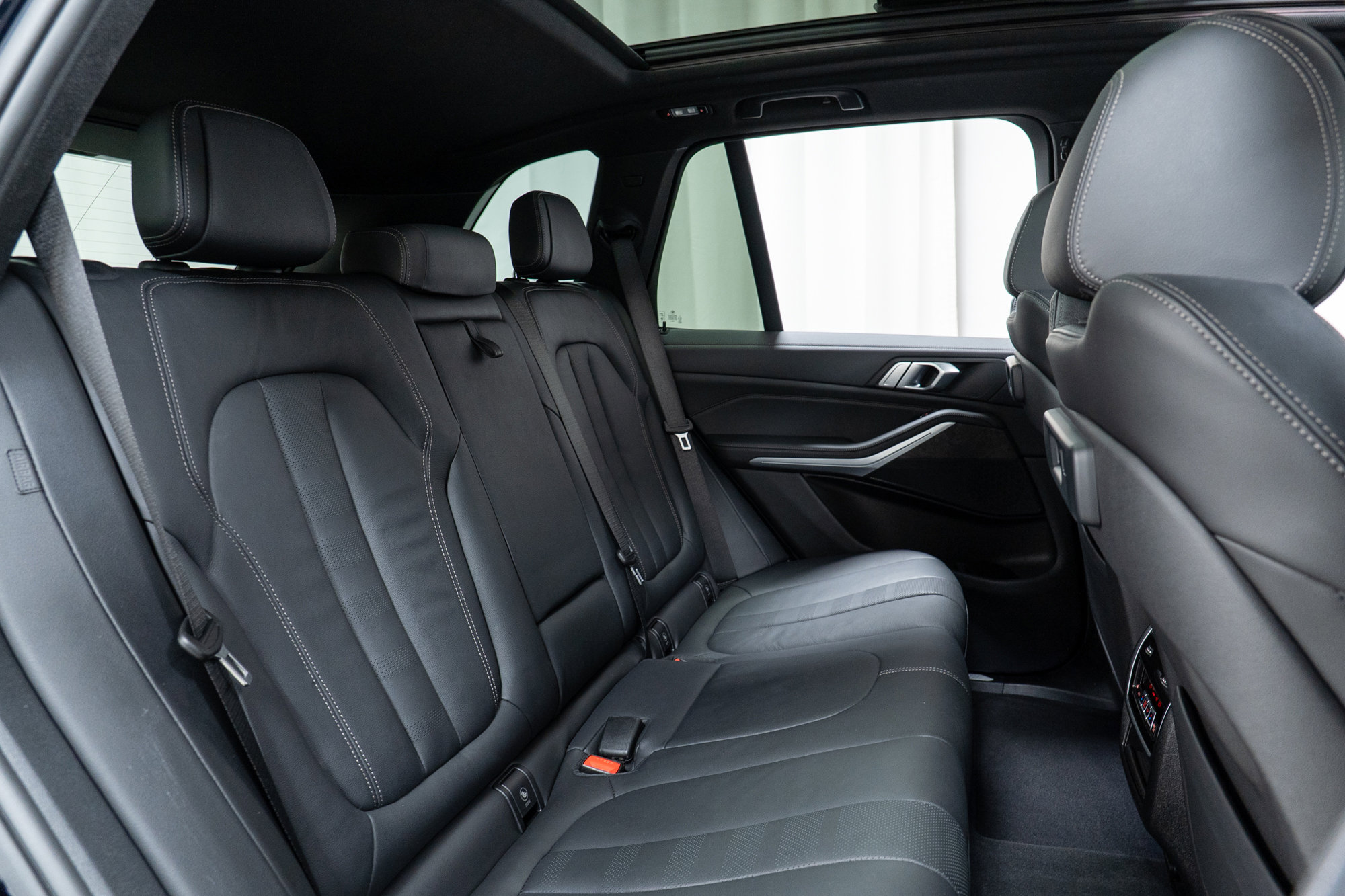 Certified 2022 BMW X5 xDrive40i w/ M Sport Package image 24