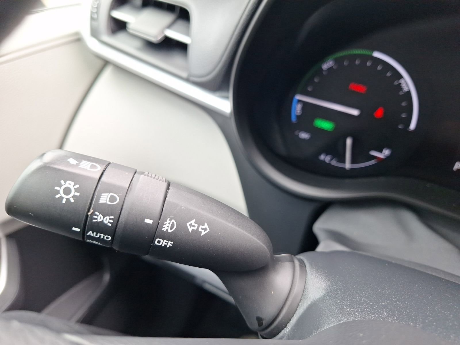 Used 2023 Toyota Sienna XLE w/ XLE Plus Package image 21