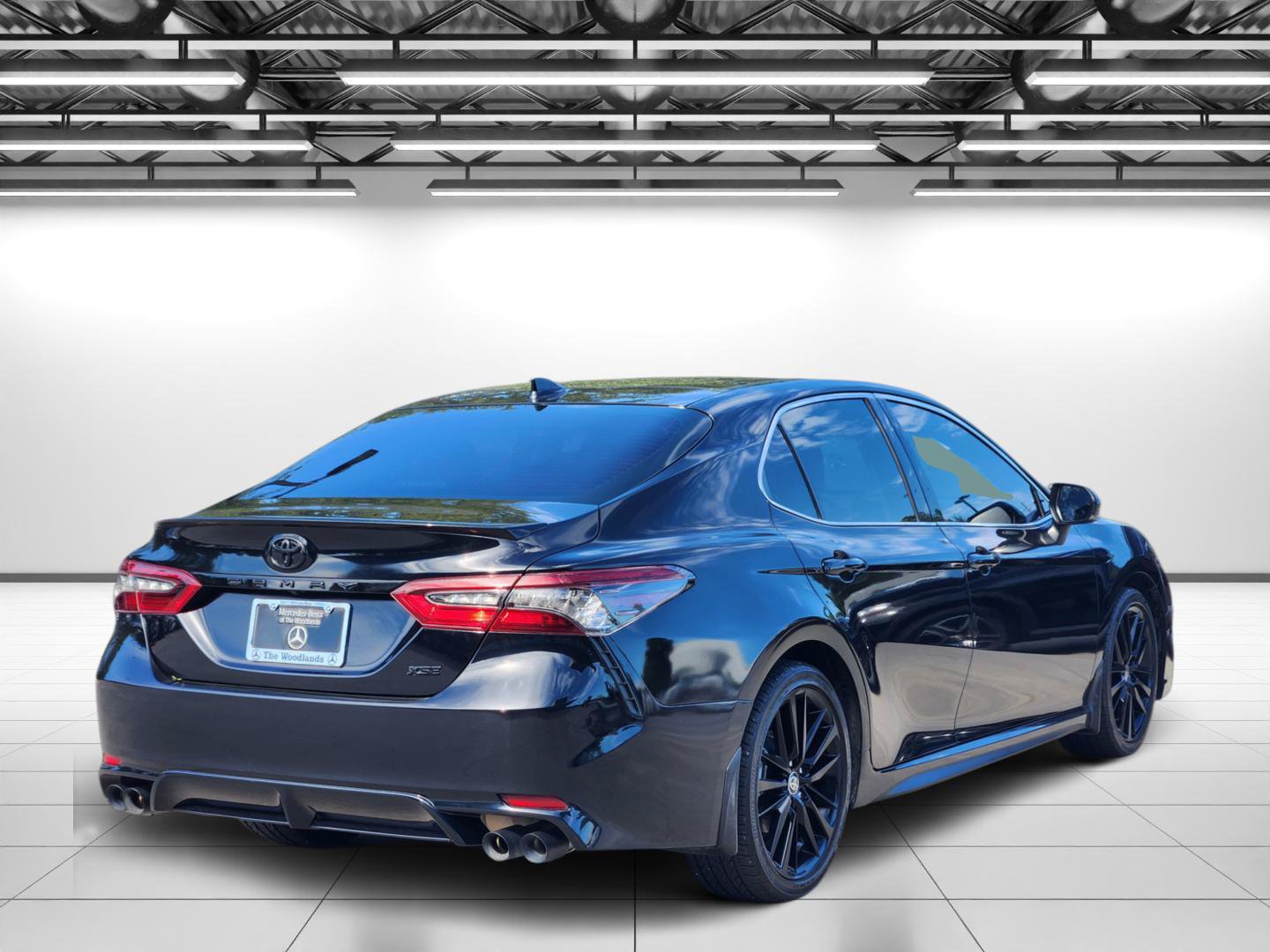 Used 2021 Toyota Camry XSE FWD image 9