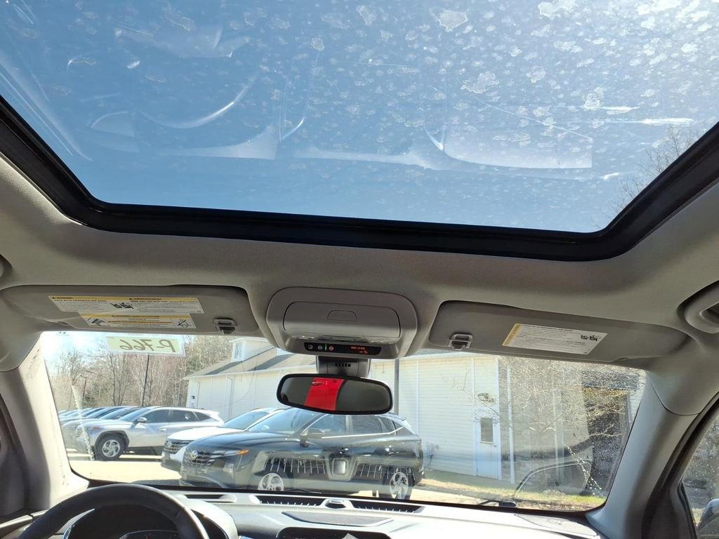 Used 2023 Chevrolet Equinox Premier image 15