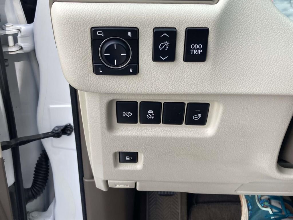 Used 2012 Lexus GX 460 Premium image 19