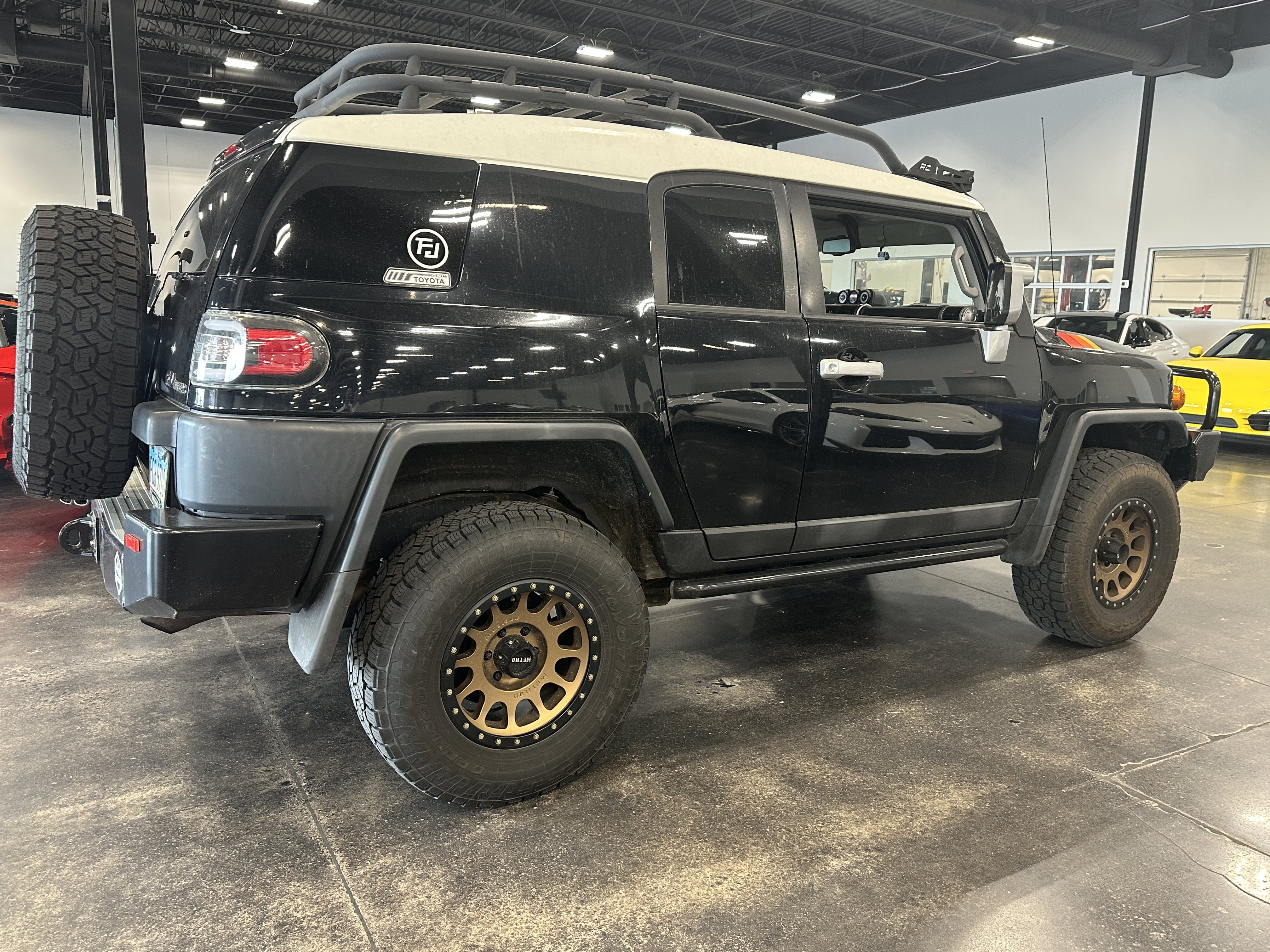 Used 2012 Toyota FJ Cruiser 4WD w/ Convenience Pkg image 5