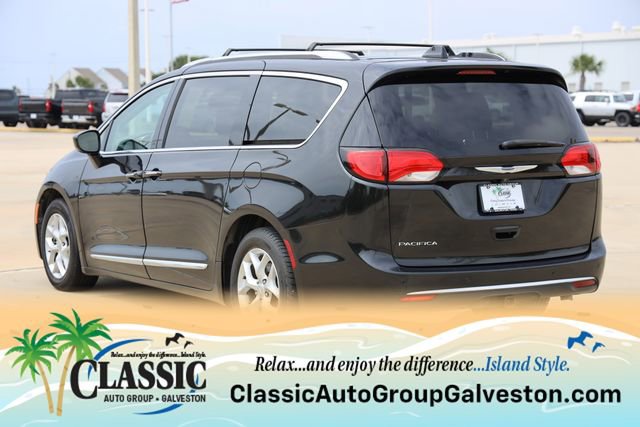 Used 2019 Chrysler Pacifica Touring-L Plus FWD image 6